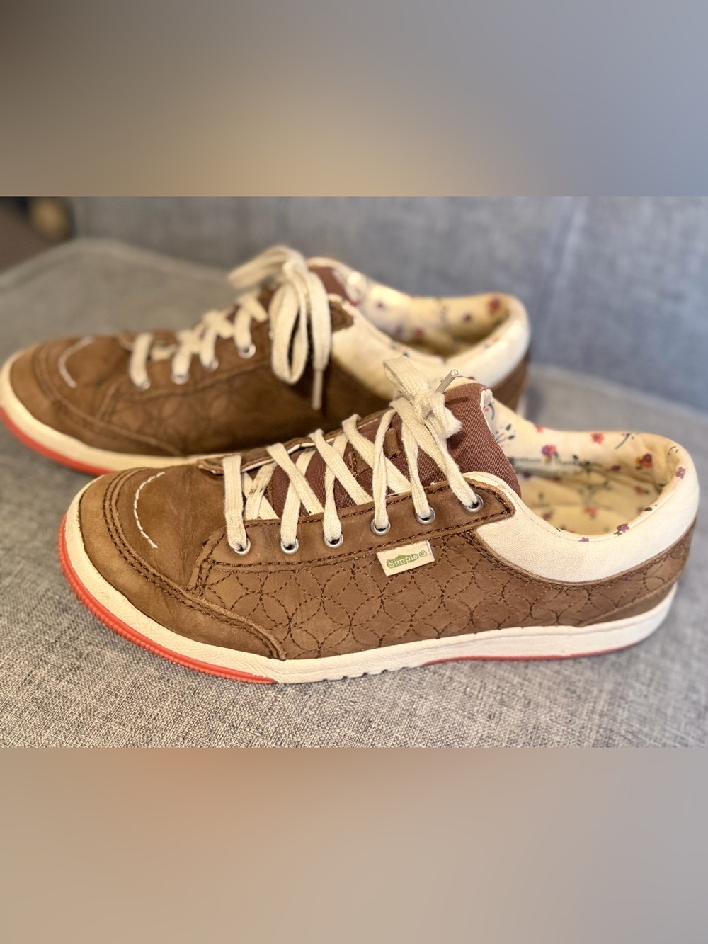 SIMPLE Brand Brown Quilted Sneakers wCream stitching/Coral Sole Accent W 9 $15